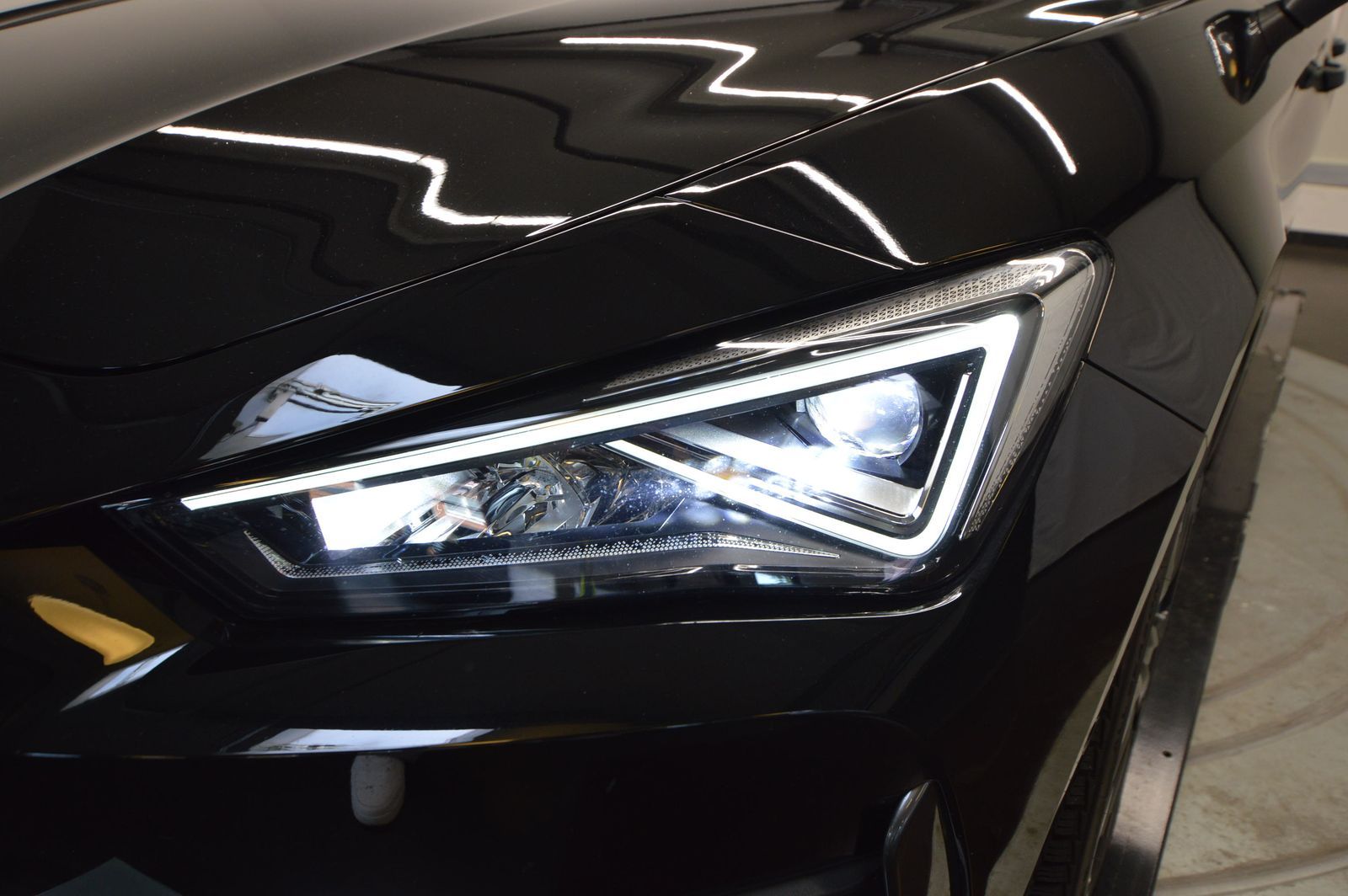 Cupra Leon 2.0 TSI VZ - Samsaru's Car Outlet