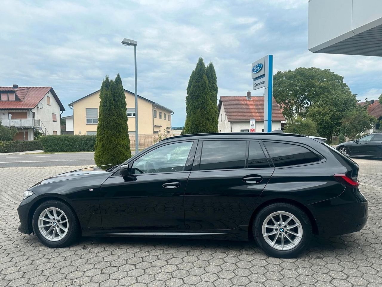 BMW 320d Touring Msport - Samsaru's Car Outlet
