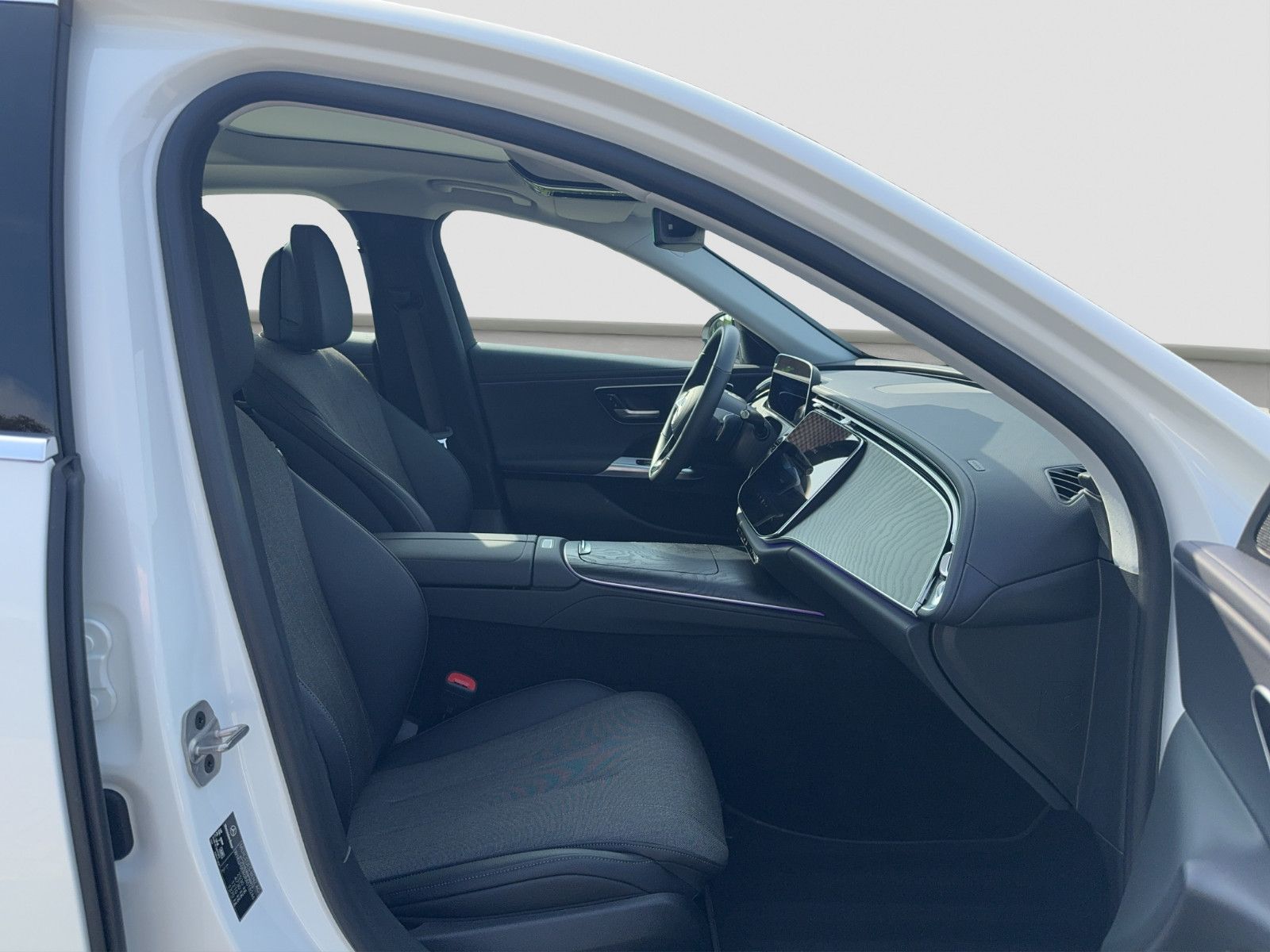 Mercedes-Benz E 220 d Avantgarde - Samsaru's Car Outlet