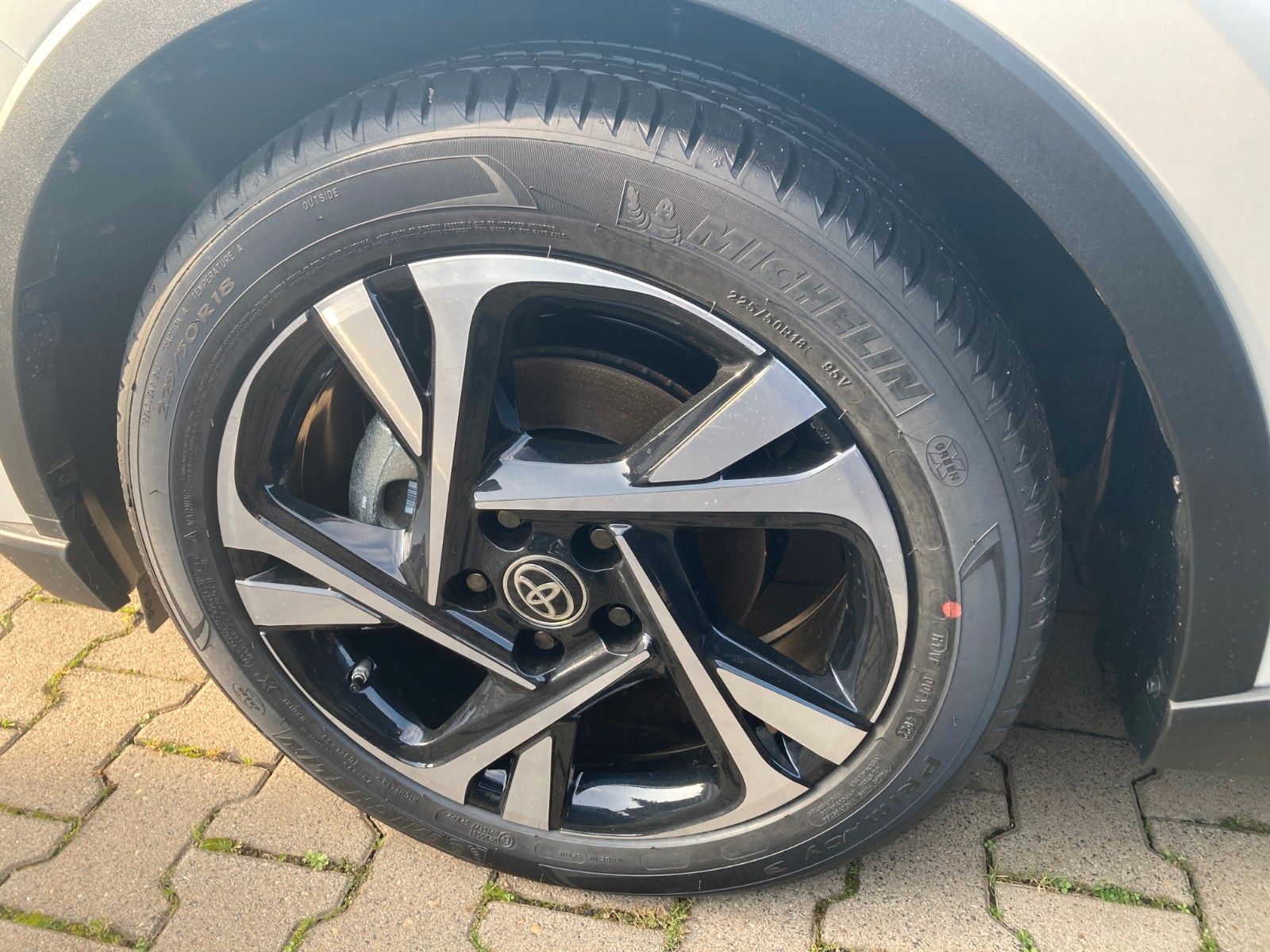 Toyota C-HR 2.0-l-VVTi Hybrid - Samsaru's Car Outlet
