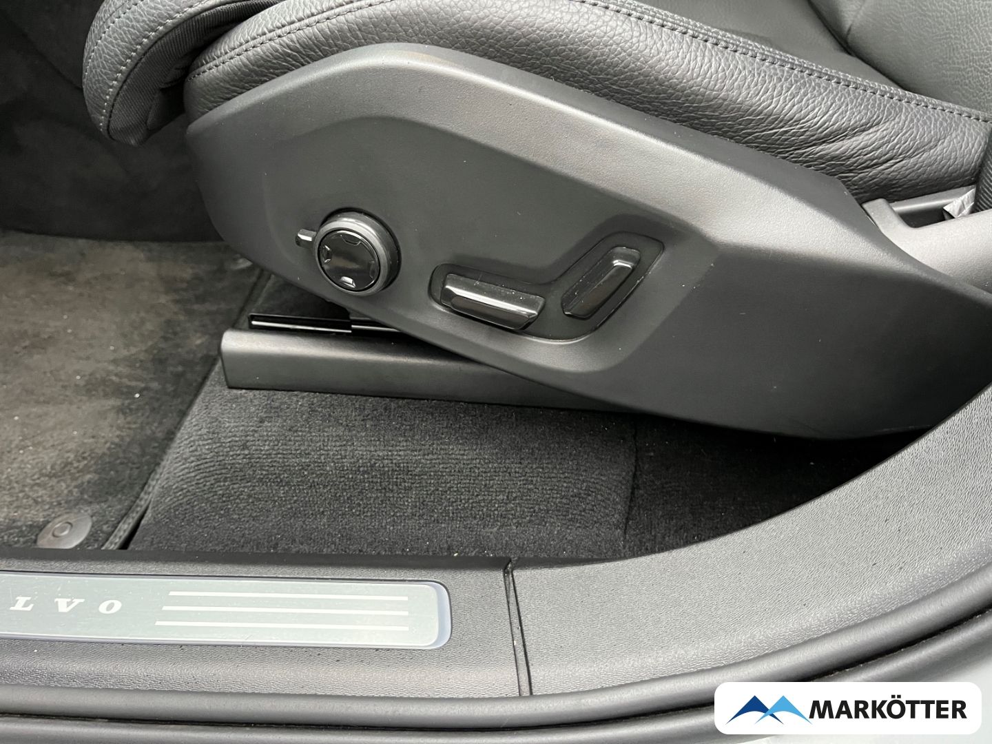 Volvo XC90 T8 AWD Plus Dark ACC/H&K/360°/7-Sitze