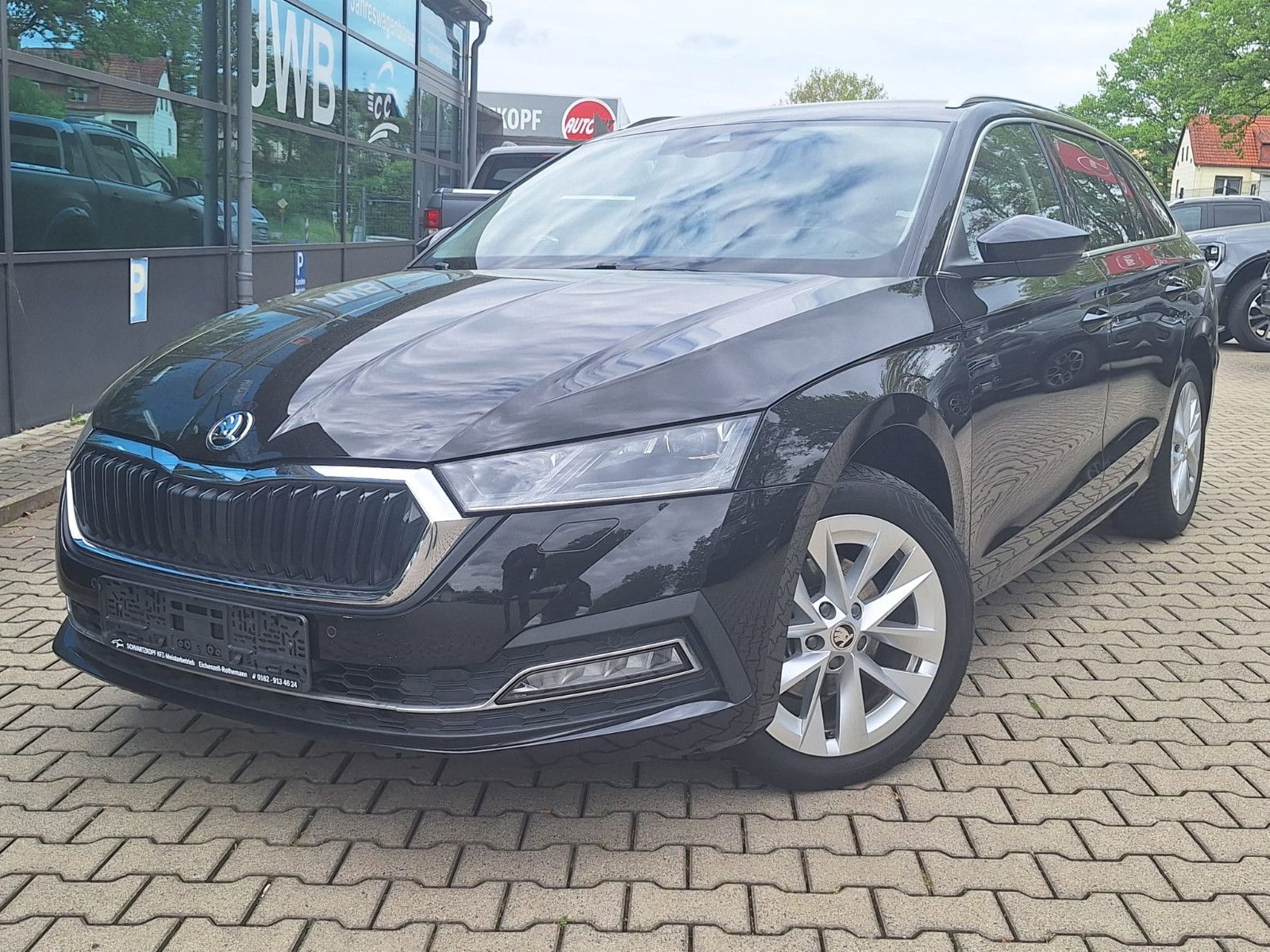 Skoda Octavia 2.0TDI DSG Combi - Samsaru's Car Outlet