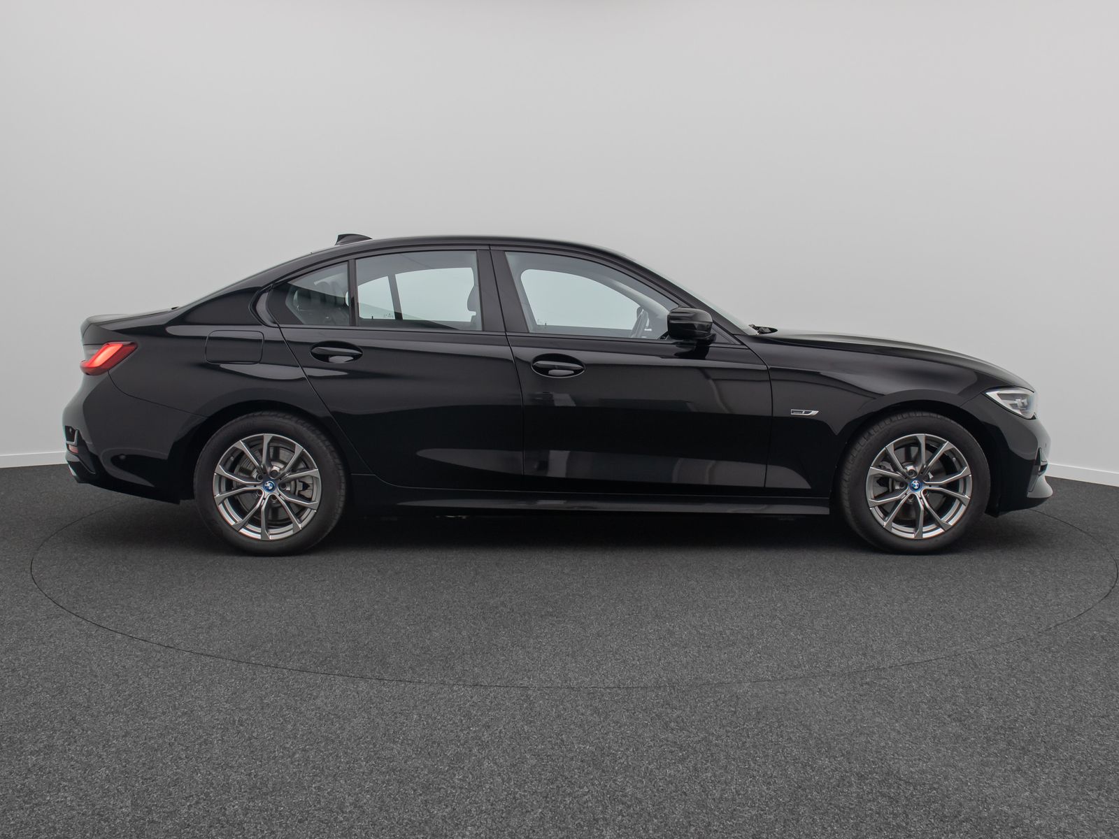 BMW 320e Sport Line - Samsaru's Car Outlet