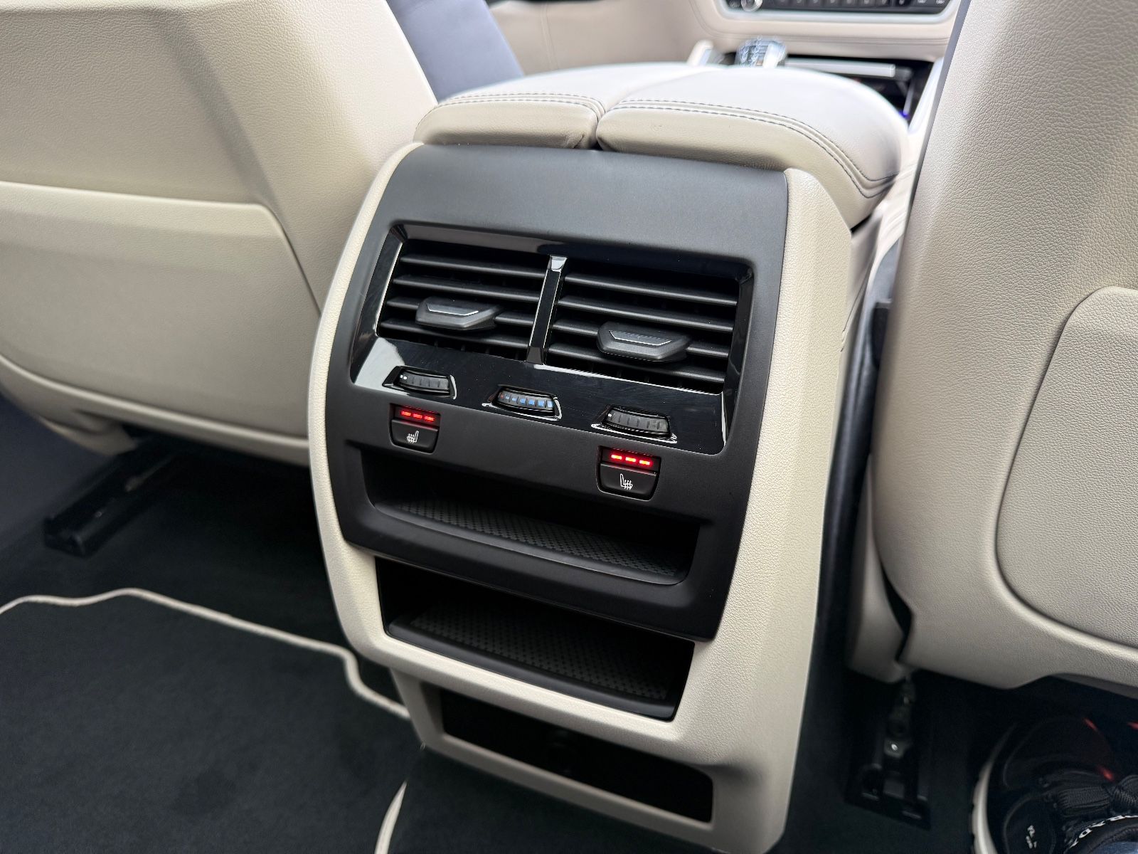 BMW X6*40xd*MSPORT/INDIVIDUAL*360°ACC*HUD*LASER*AHK*