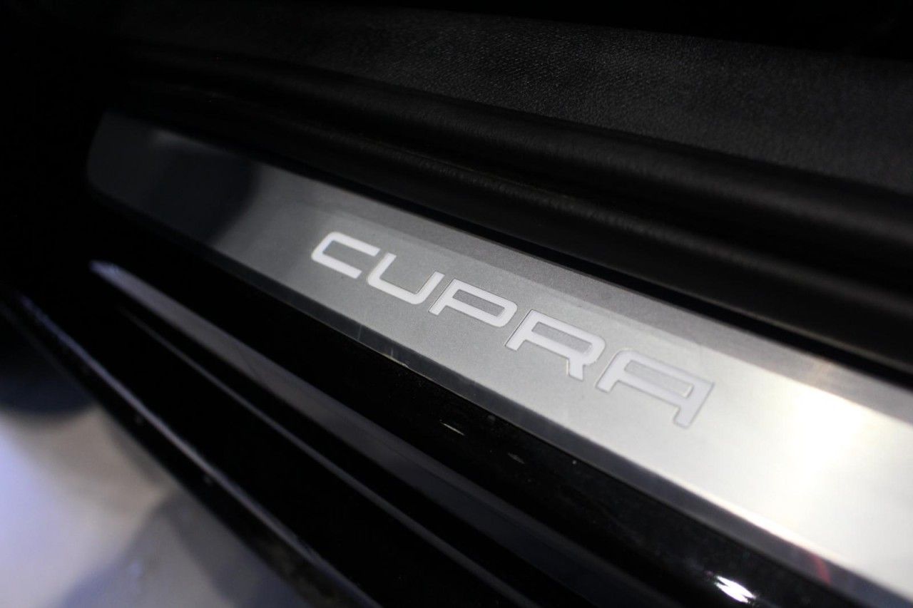 Cupra Formentor VZ 4Drive AHK+elSITZ+PANO+elHK+CARPLAY