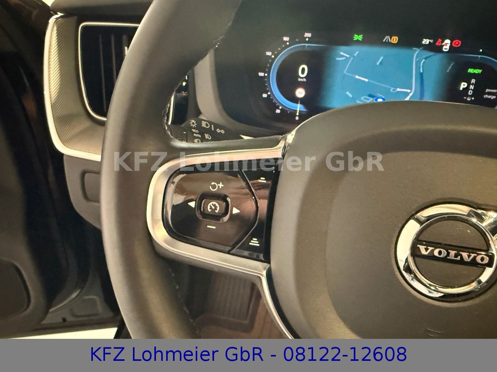 Volvo XC60 R Design Recharge Plug-In Hybrid AWD *Voll*