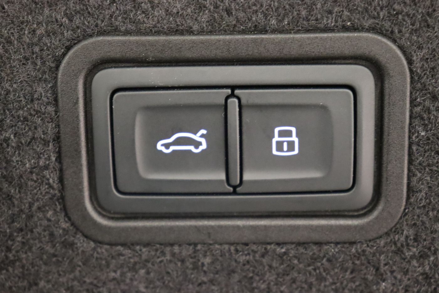 Audi A8 50 TDI quattro - Samsaru's Car Outlet