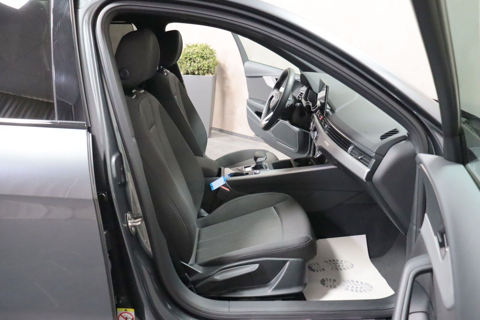 Audi A4 Avant 45 TFSI Quattro S Line - Samsaru's Car Outlet