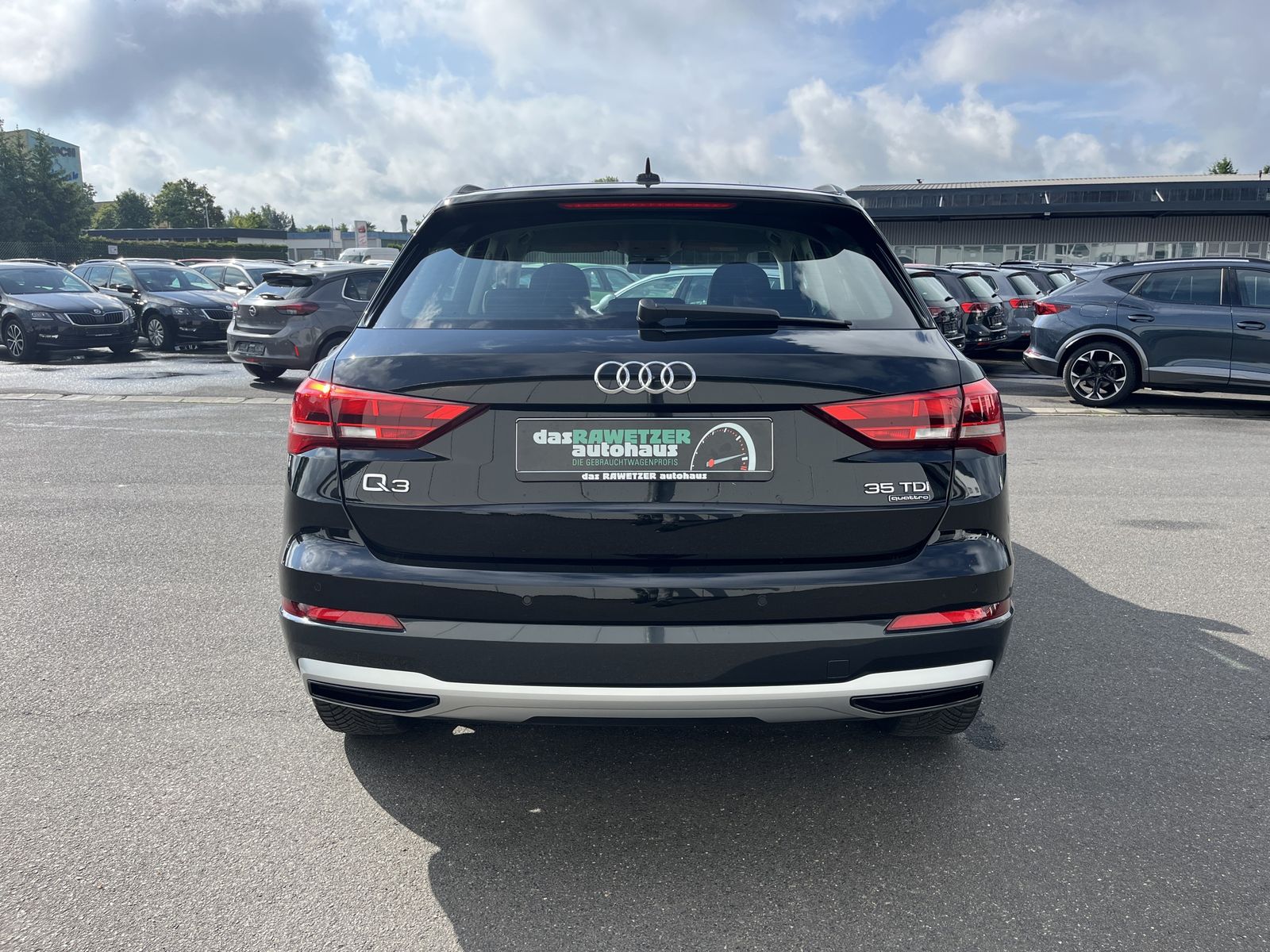 Audi Q3 35 2.0 TDI quattro S tronic - Samsaru's Car Outlet