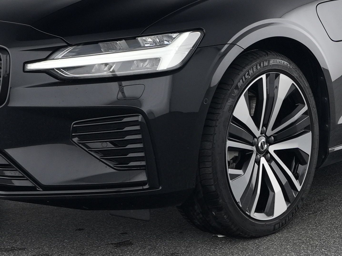 Volvo S60 T8 Recharge Ultimate Dark 19"+B&W+AHK+360°