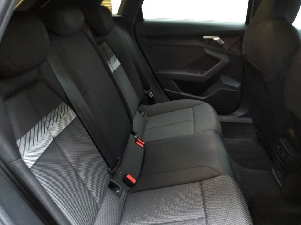 Audi A3 Sportback 30TFSI S tronic Advanced LED AHK Na