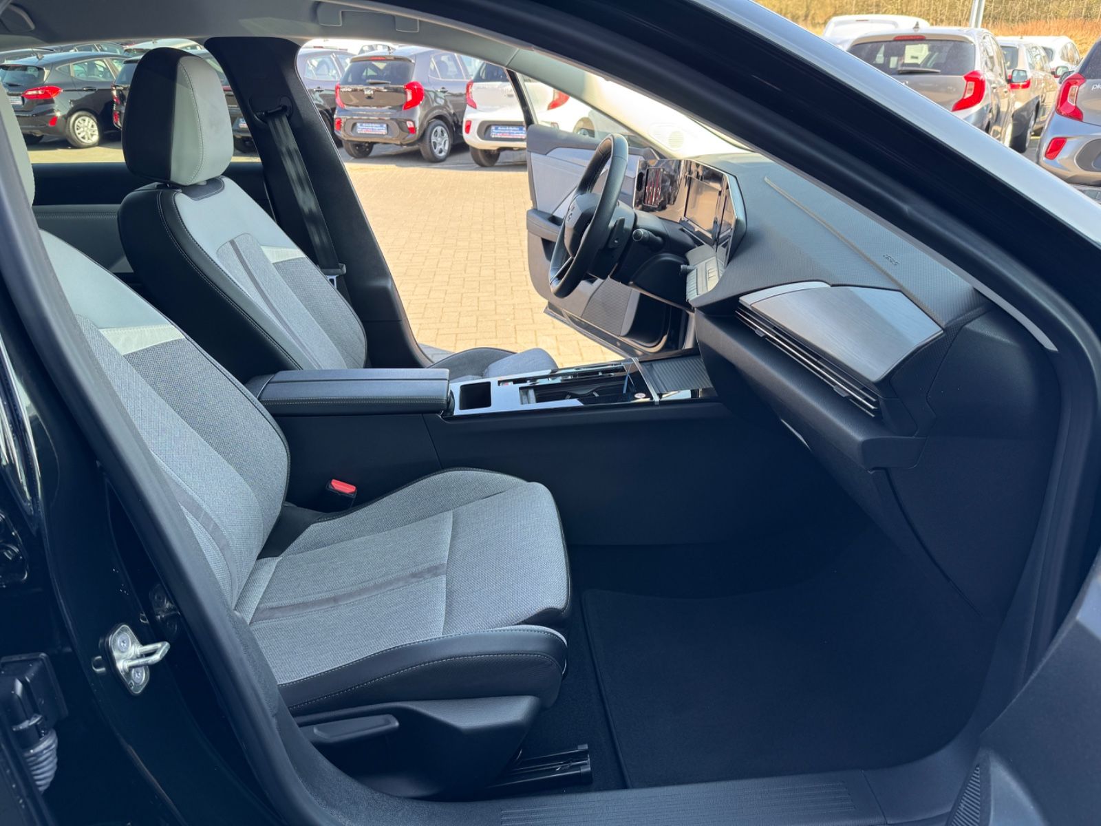 Opel Astra L Lim. 1.2 AUTOMATIK Elegance - Samsaru's Car Outlet