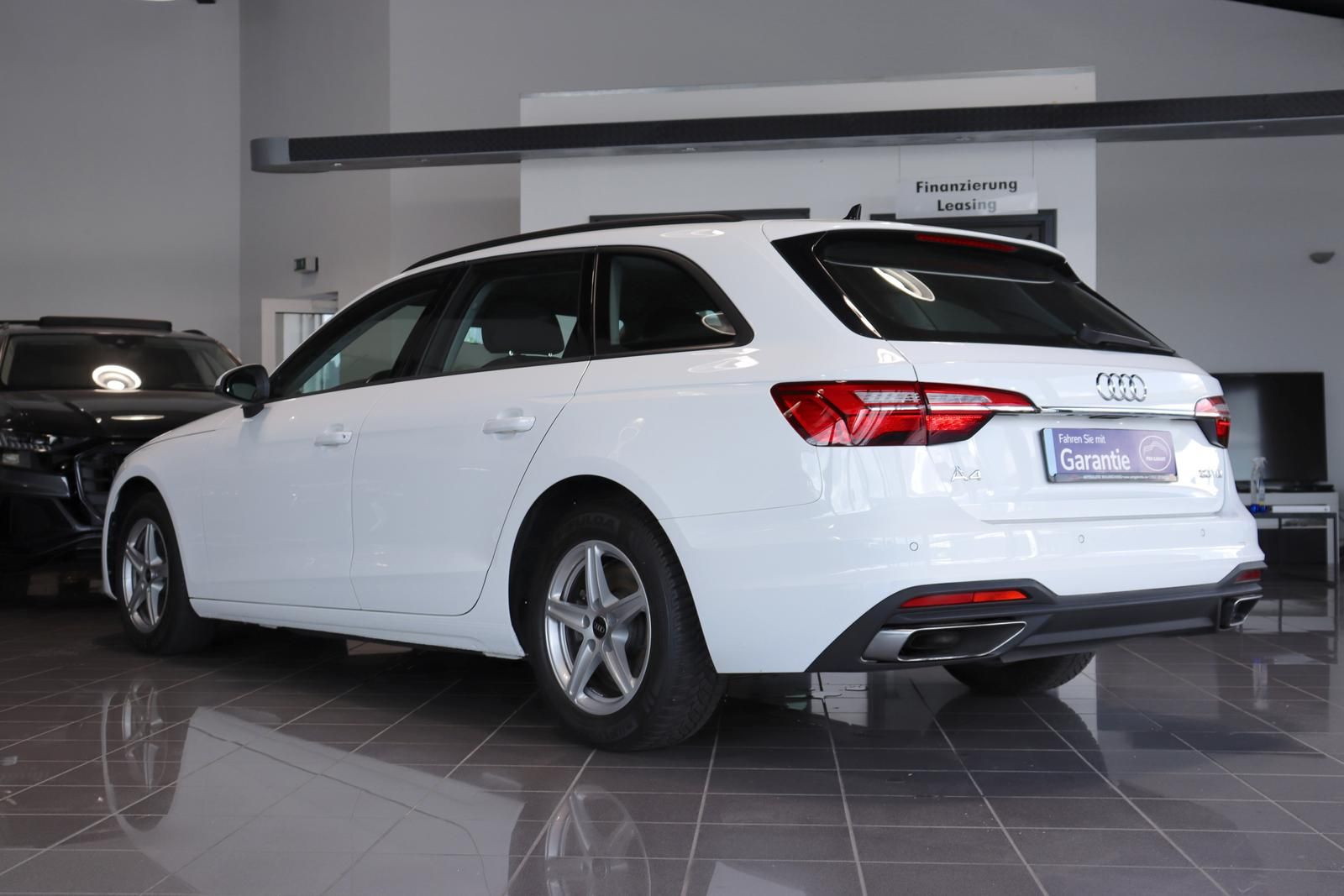 Audi A4 Avant 2.0 TDI Stronic - Samsaru's Car Outlet