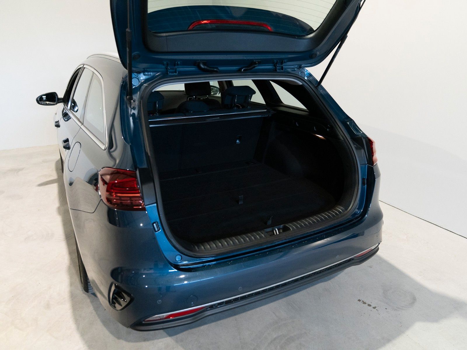 Kia Ceed Vision - Samsaru's Car Outlet