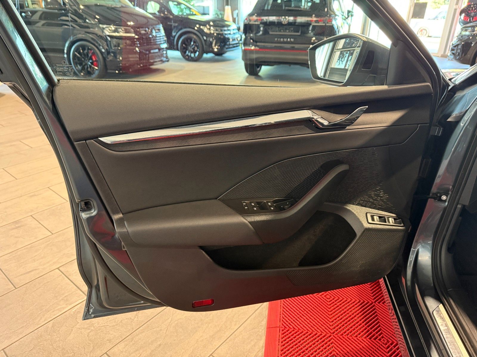Skoda Octavia Combi First Edition iV - Samsaru's Car Outlet