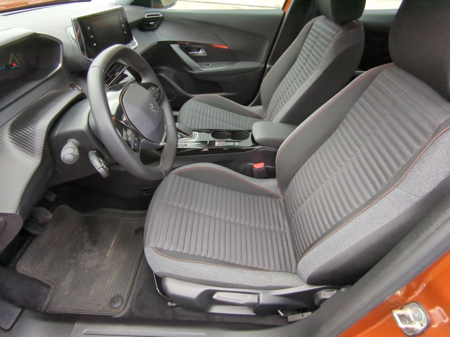 Peugeot e-2008 Active Elektromotor 136 - Samsaru's Car Outlet