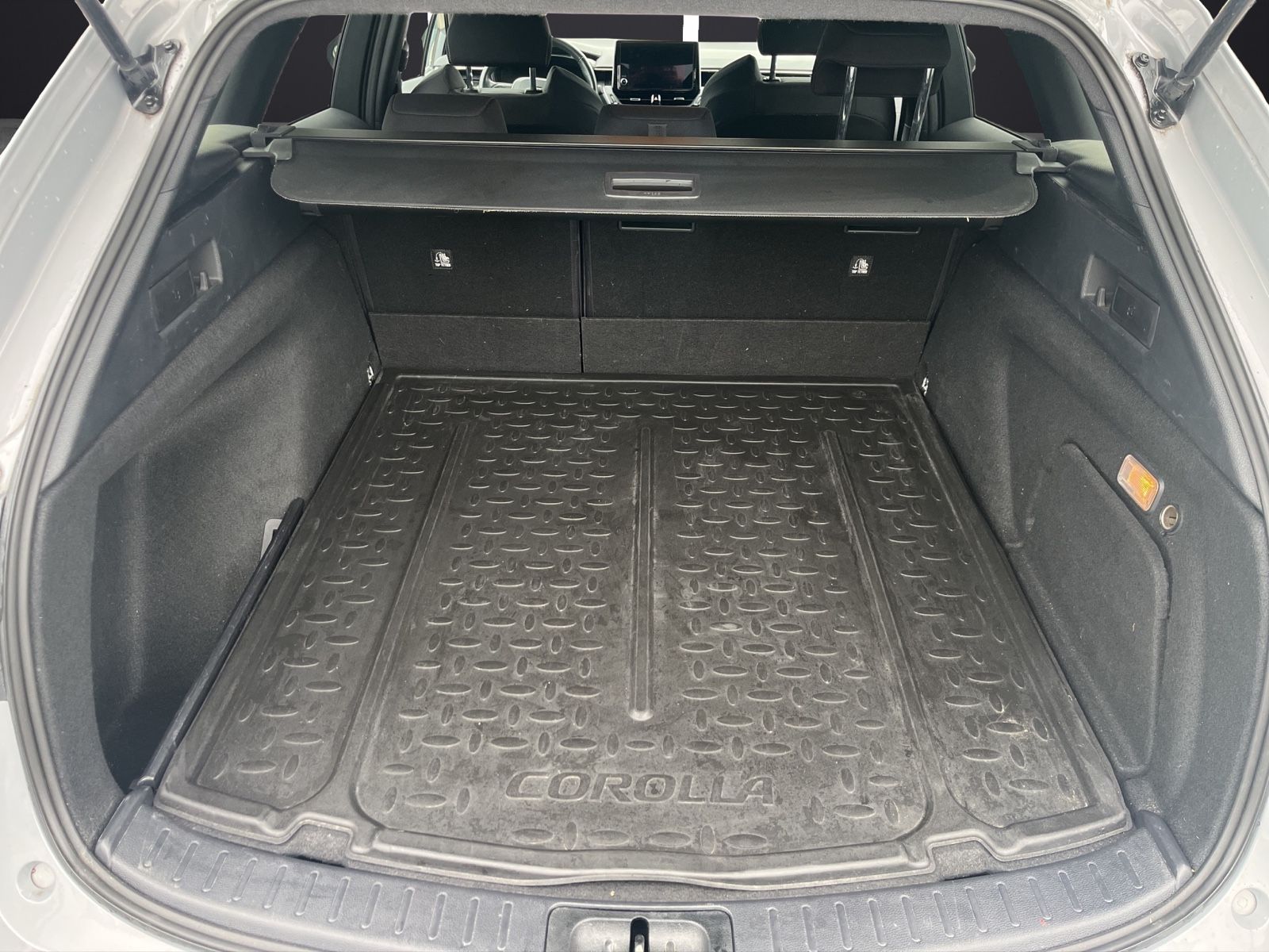 Toyota Corolla Touring / Sports Hybrid - Samsaru's Car Outlet