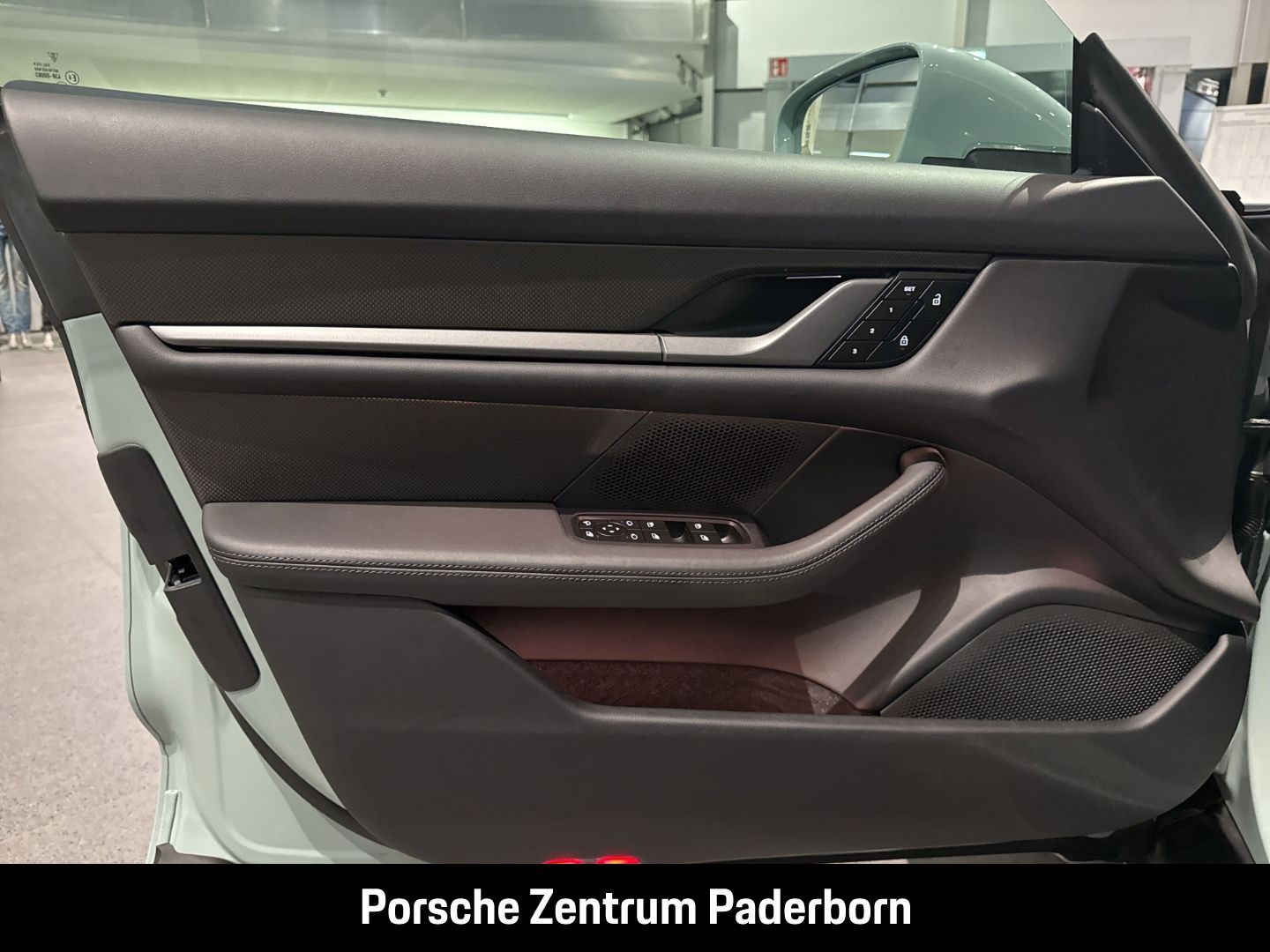 Porsche Taycan 4 Cross Turismo LED-Matrix Surround-View