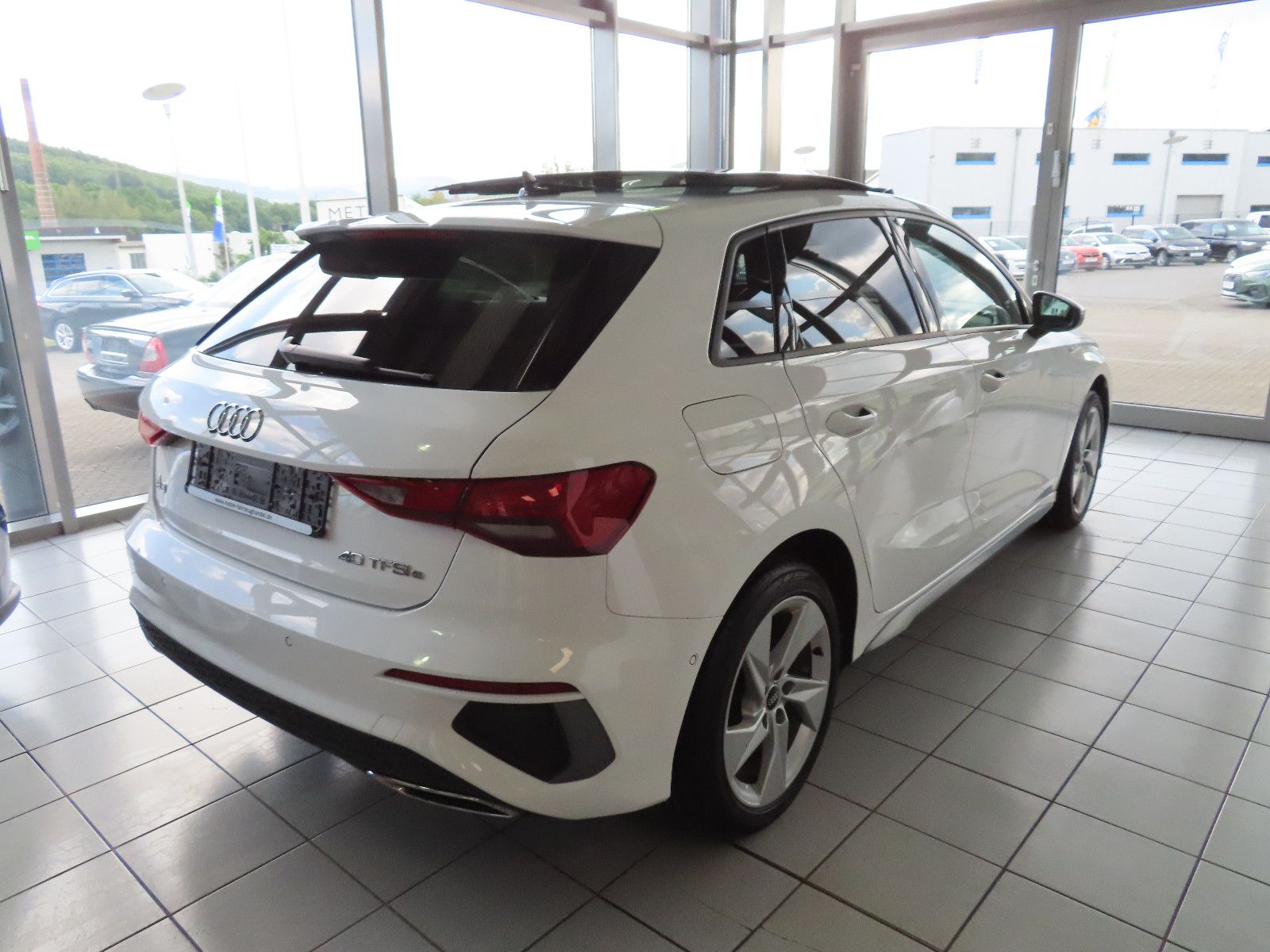 Audi A3 Sportback 40 TFSI e S line - Samsaru's Car Outlet