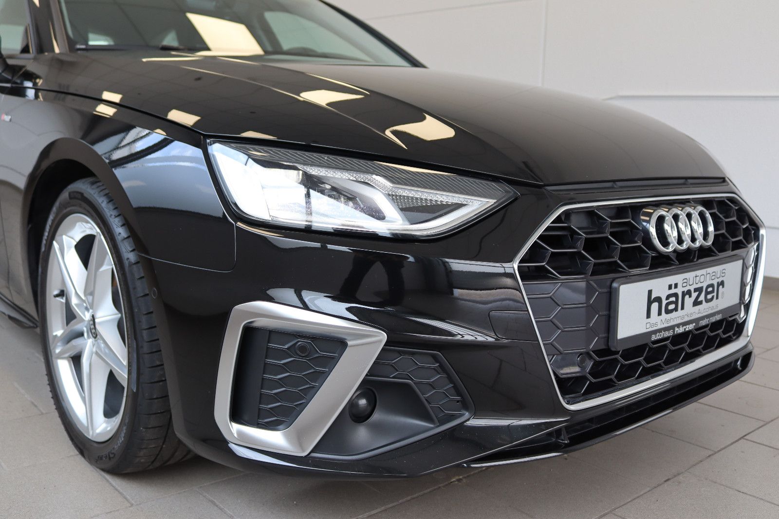 Audi A4 Avant 35TDI S-Tronic S line - Samsaru's Car Outlet