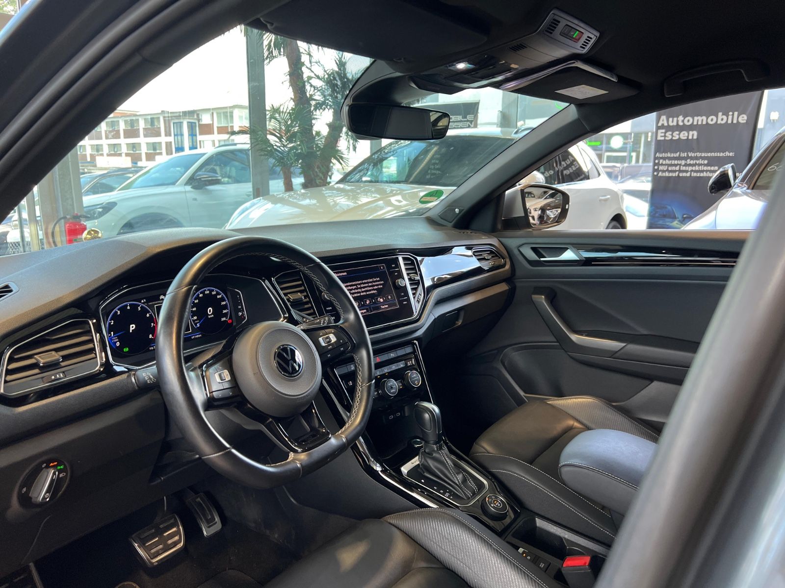 Volkswagen T-Roc R 4Motion - Samsaru's Car Outlet