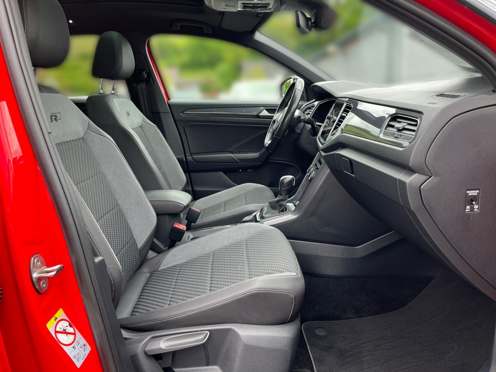 Volkswagen T-Roc R-Line 2.0 TSI 4M DSG - Samsaru's Car Outlet