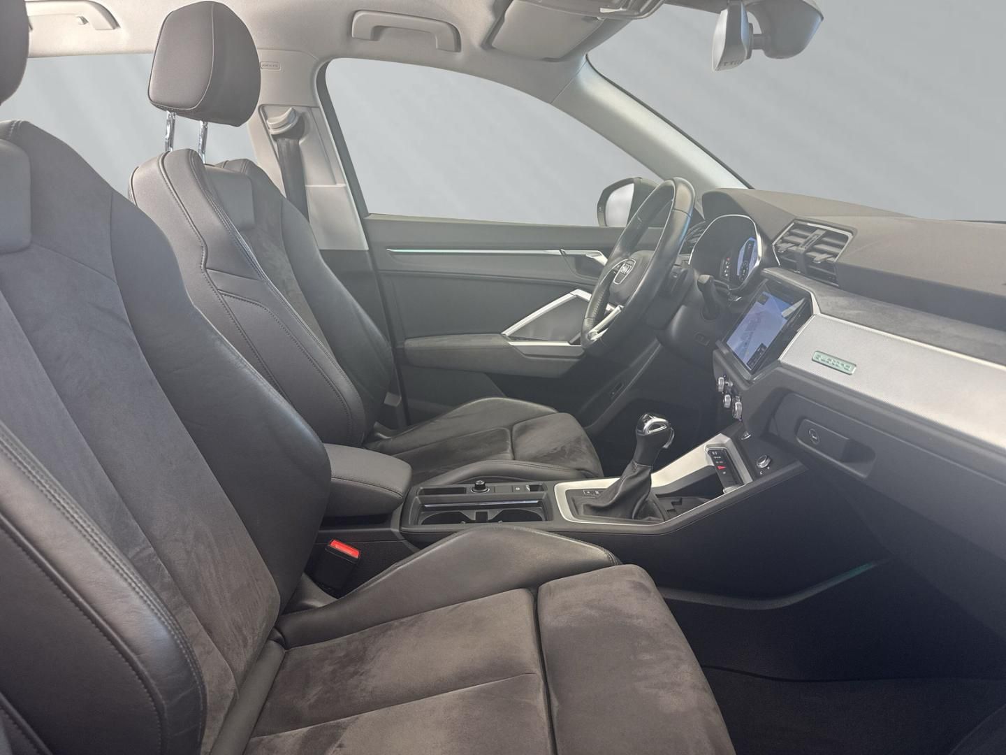 Audi Q3 40 TFSI quattro S tronic - Samsaru's Car Outlet