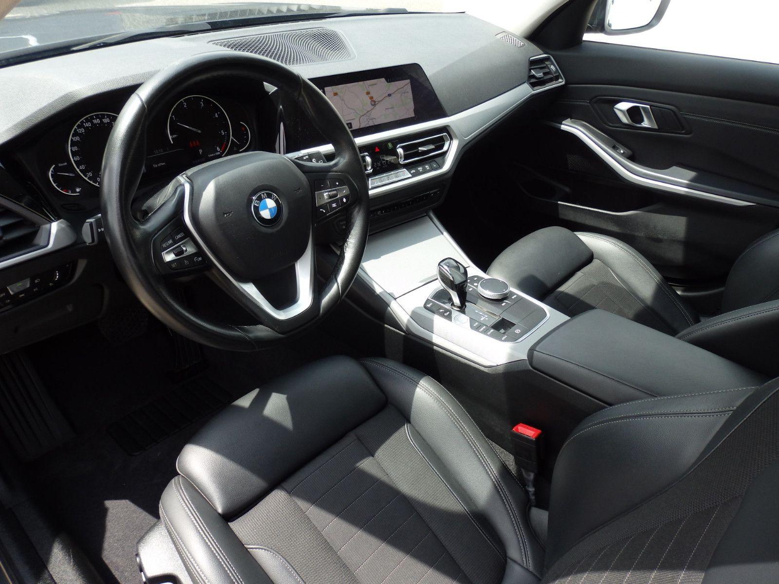BMW 318d Touring Aut - Samsaru's Car Outlet