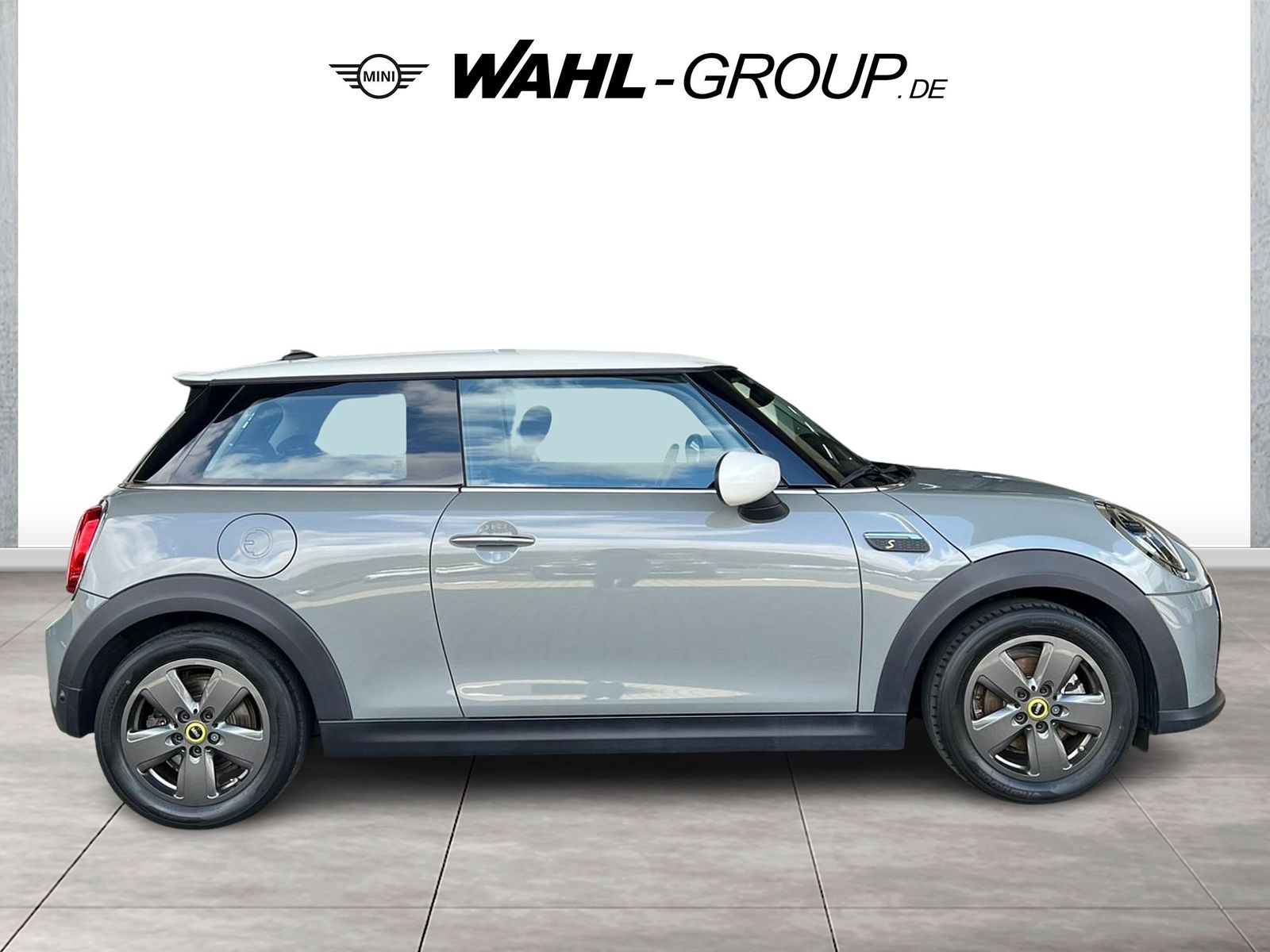 MINI Cooper SE Essential - Samsaru's Car Outlet
