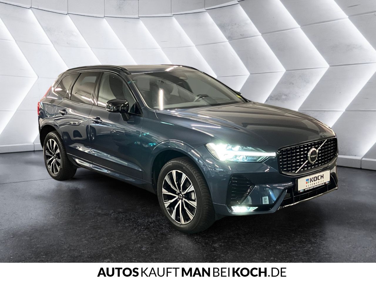 Volvo XC60 B5 AWD PlusDark ACC BLIS AHK 4xSHz VLED H&K