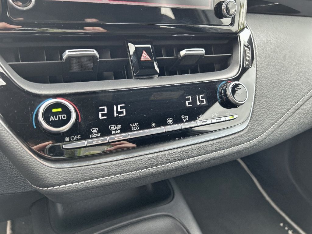 Toyota Corolla 1.8 Hybrid Touring Sports - Samsaru's Car Outlet