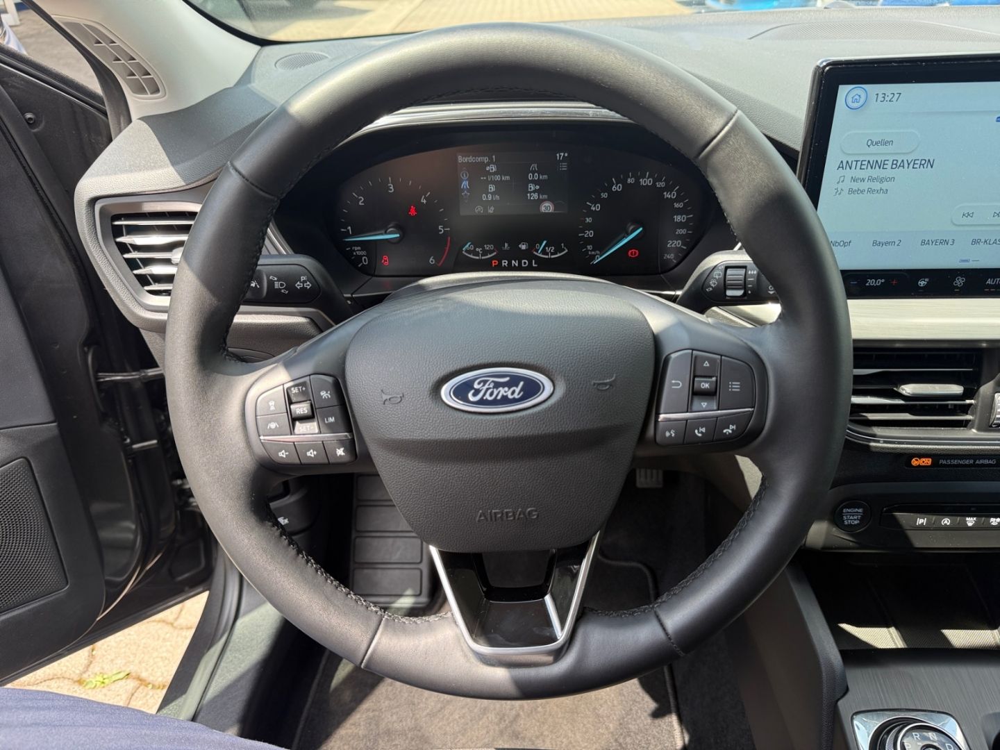 Ford Focus Turnier Titanium 1.5 Navi LED ACC RFK LED