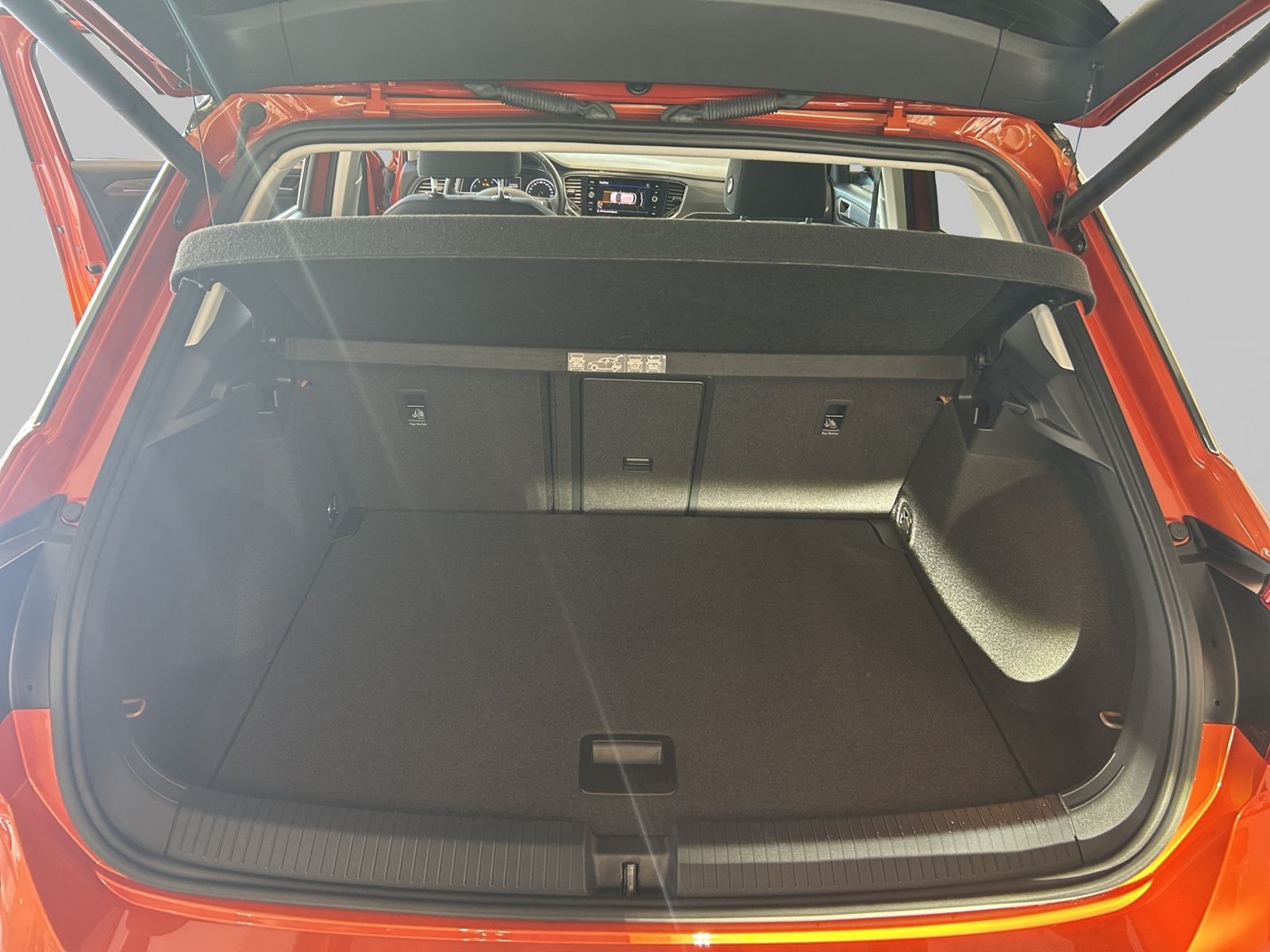 Volkswagen T-Roc 1.5 TSI OPF IQ.DRIVE - Samsaru's Car Outlet