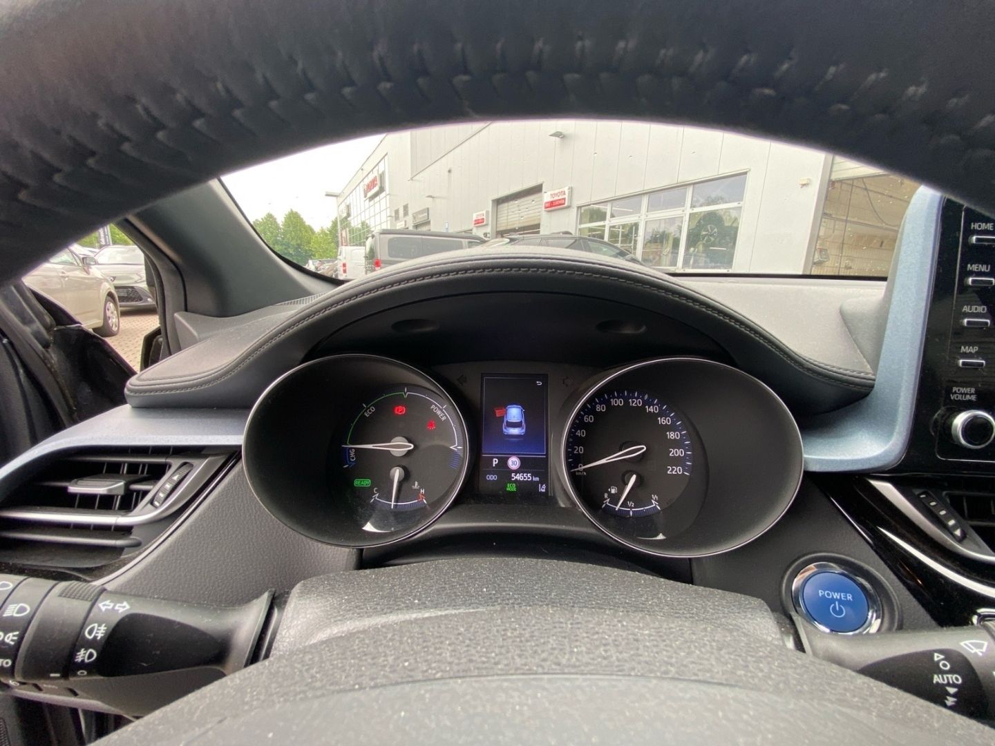 Toyota C-HR 2.0 Hybrid Team - Samsaru's Car Outlet