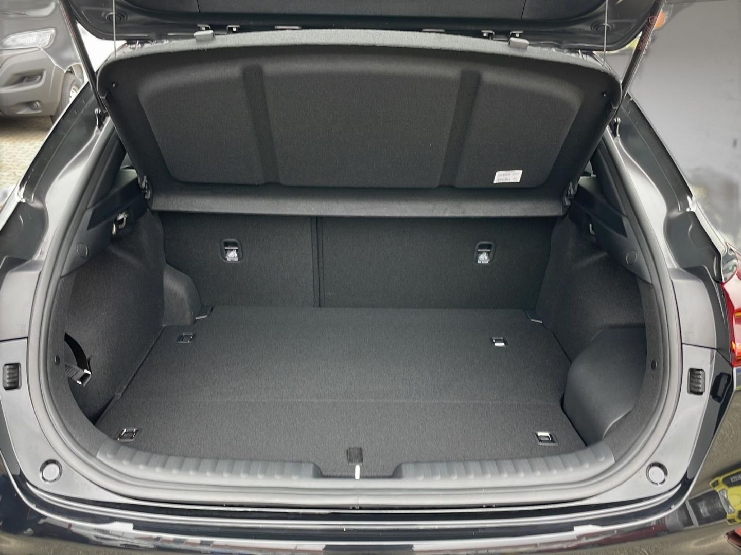 Kia XCeed 1.6 GDI PHEV DCT Spirit - Samsaru's Car Outlet