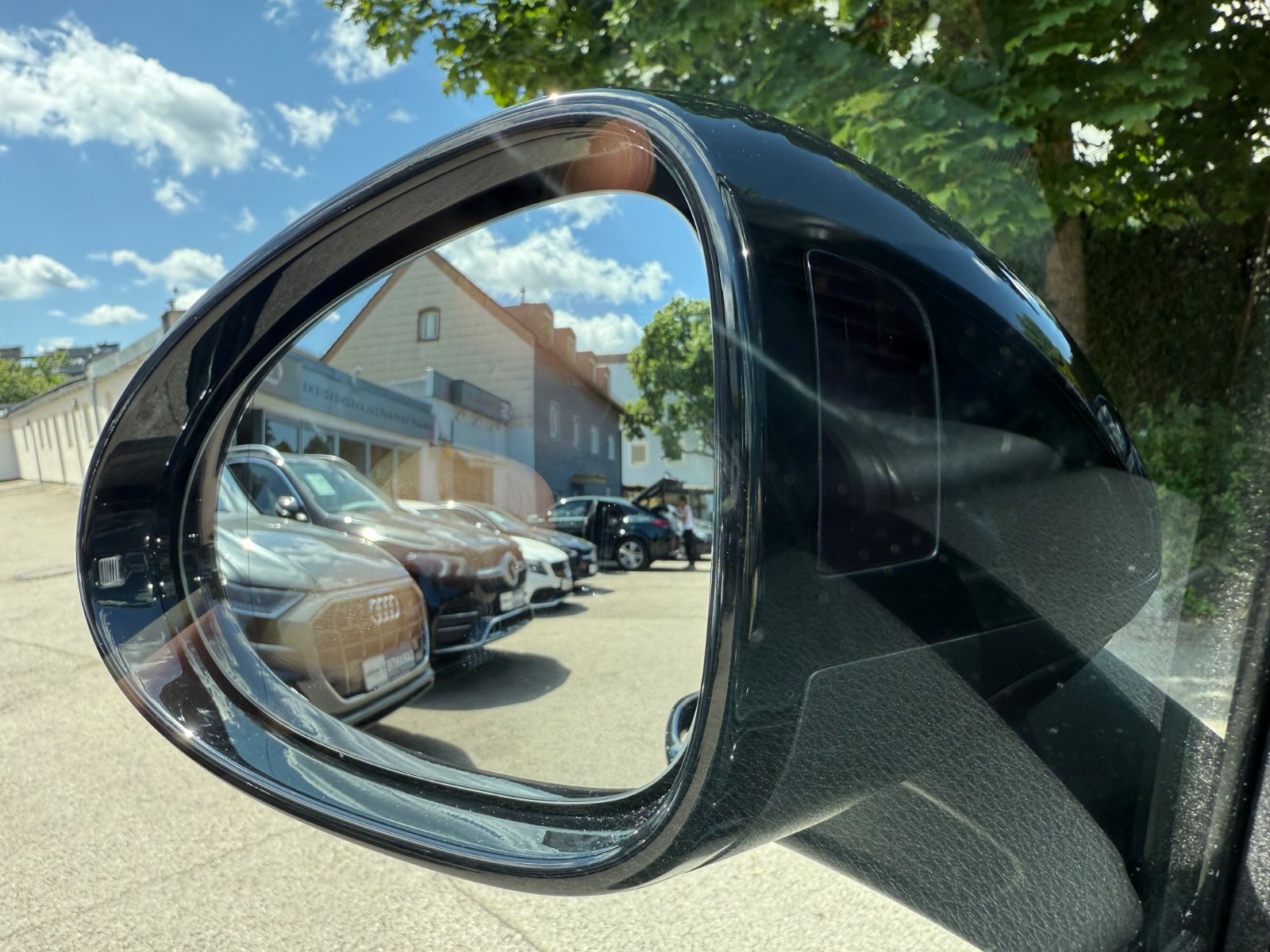 Porsche Macan S - Samsaru's Car Outlet