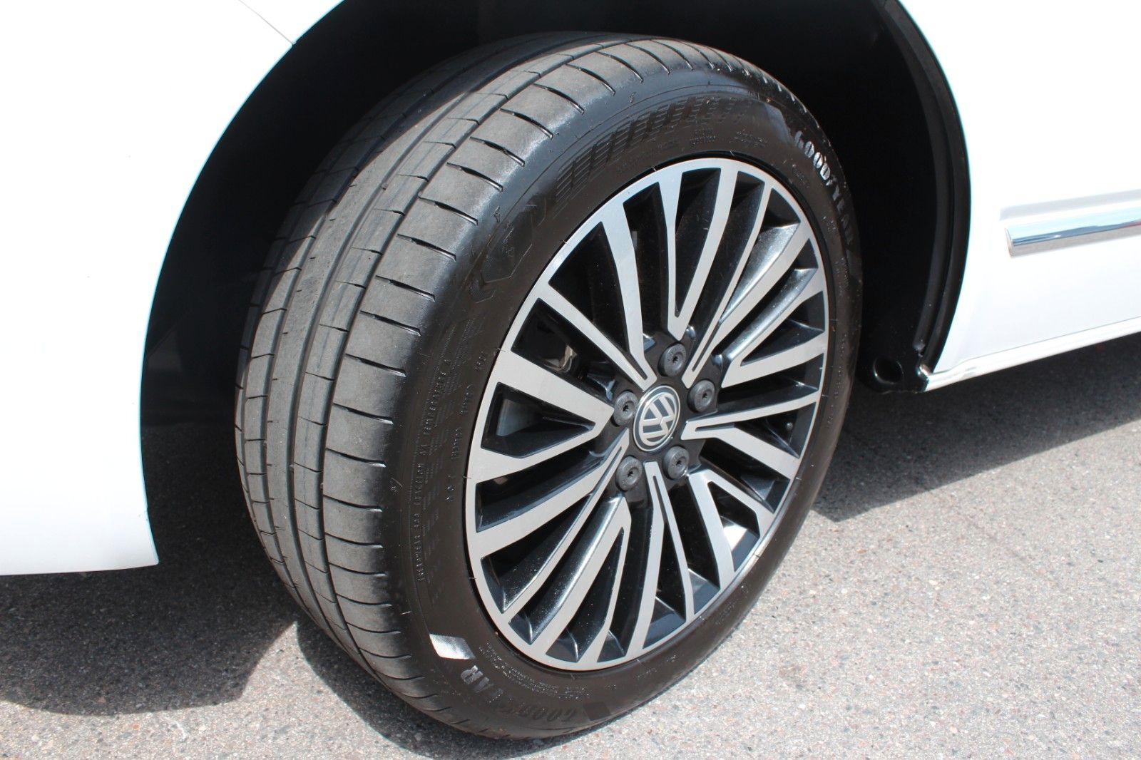 Volkswagen T6 Multivan Highline DSG - Samsaru's Car Outlet