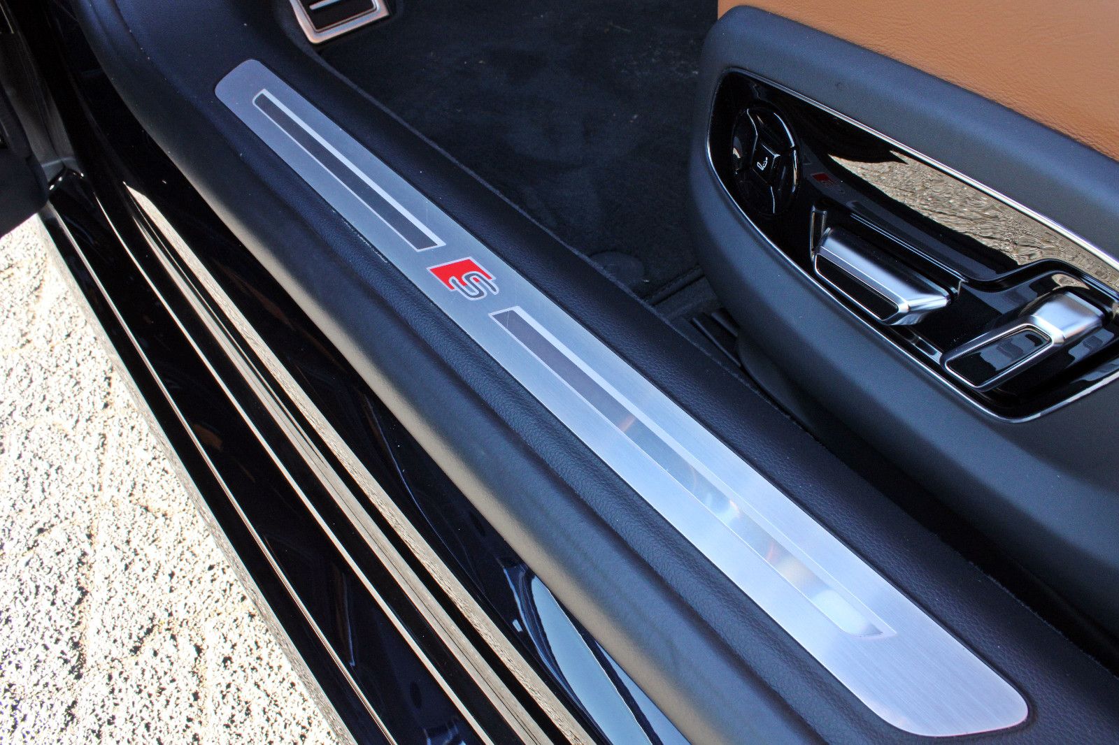 Audi A8 Lang 55TFSI PANO AHK FONDPAKET DIGITAL LED" → "Audi A8 Lang 55TFSI - Samsaru's Car Outlet