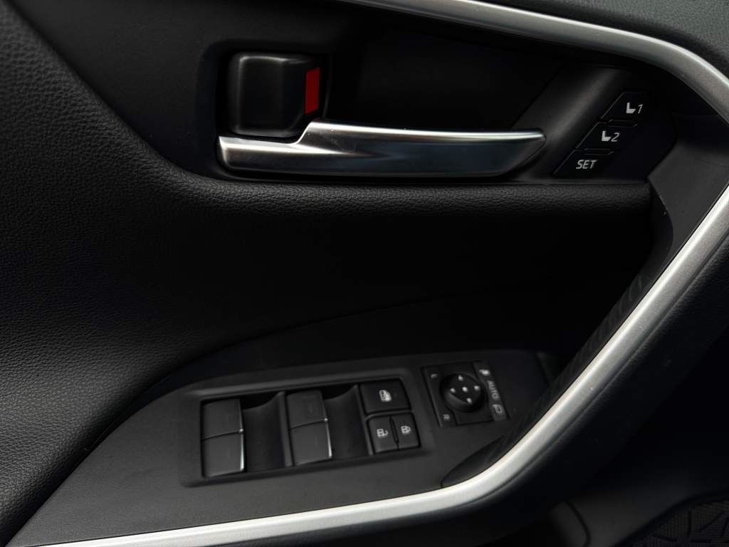 Toyota RAV 4 Plug-in-Hybrid Style+Allrad+Navi+Leder+JBL