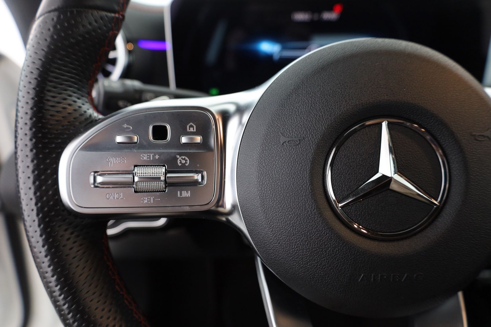 Mercedes-Benz CLA 35 AMG - Samsaru's Car Outlet
