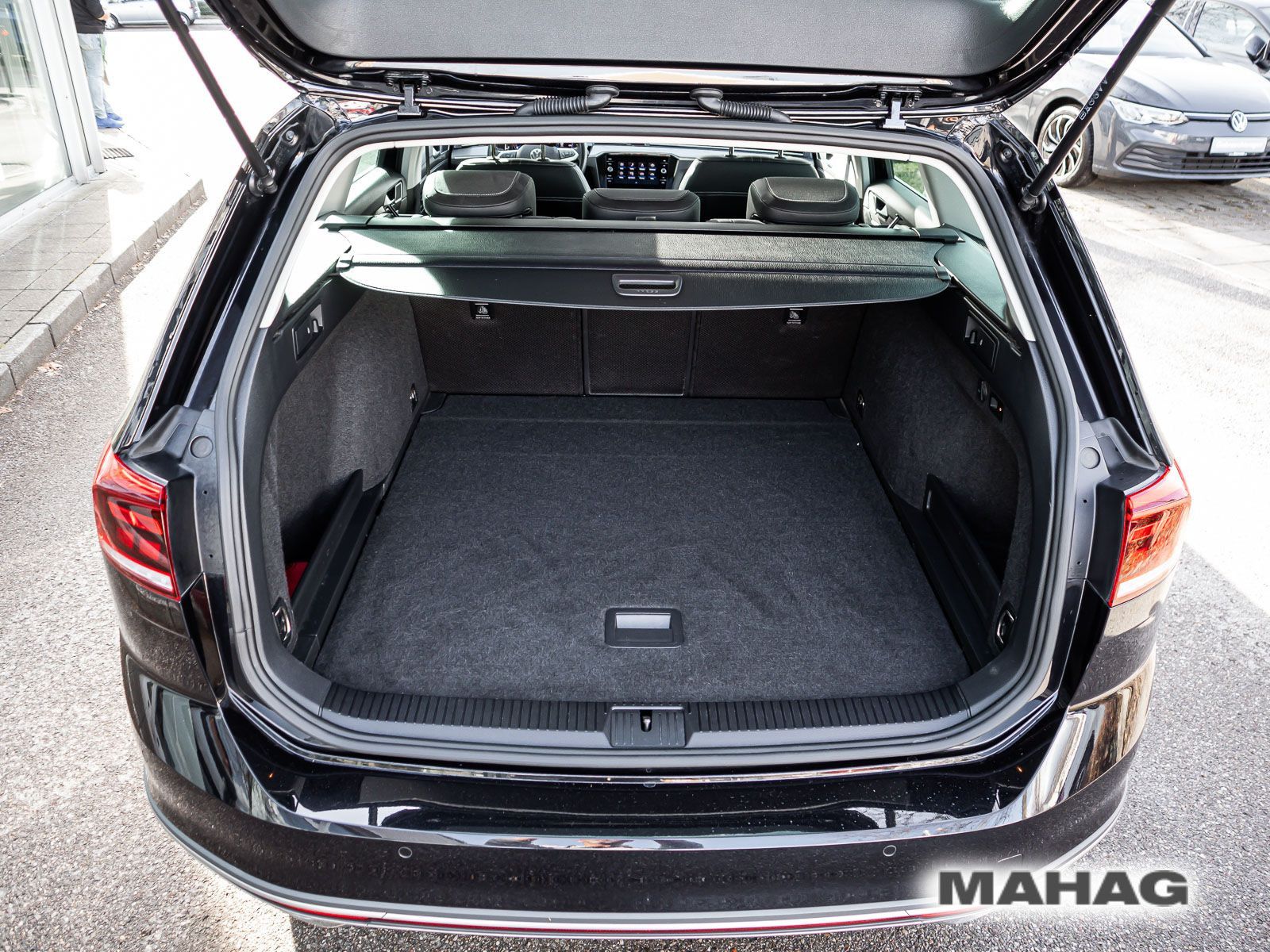 Volkswagen Passat Alltrack 2.0 TDI AHK LED Navi ParkPilot R