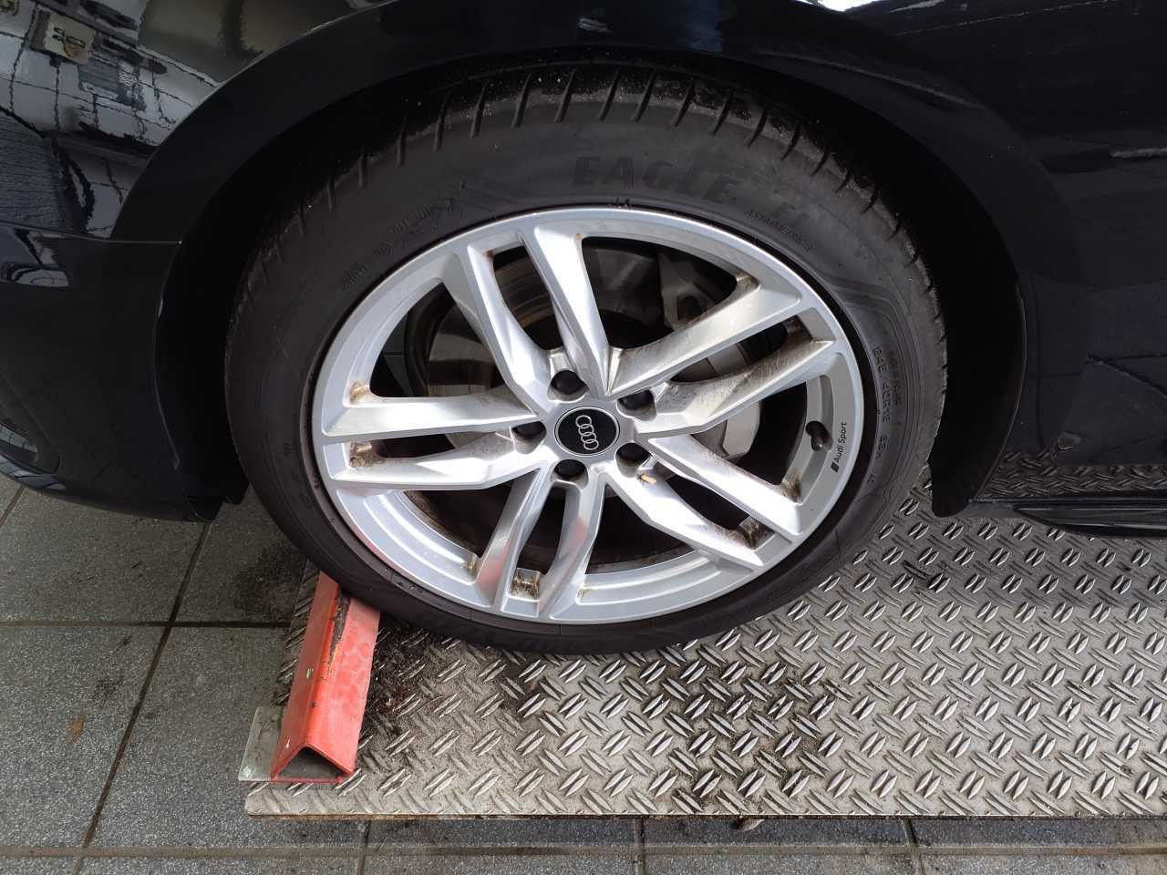 Audi A4 Avant S line black 40 TFSI - Samsaru's Car Outlet