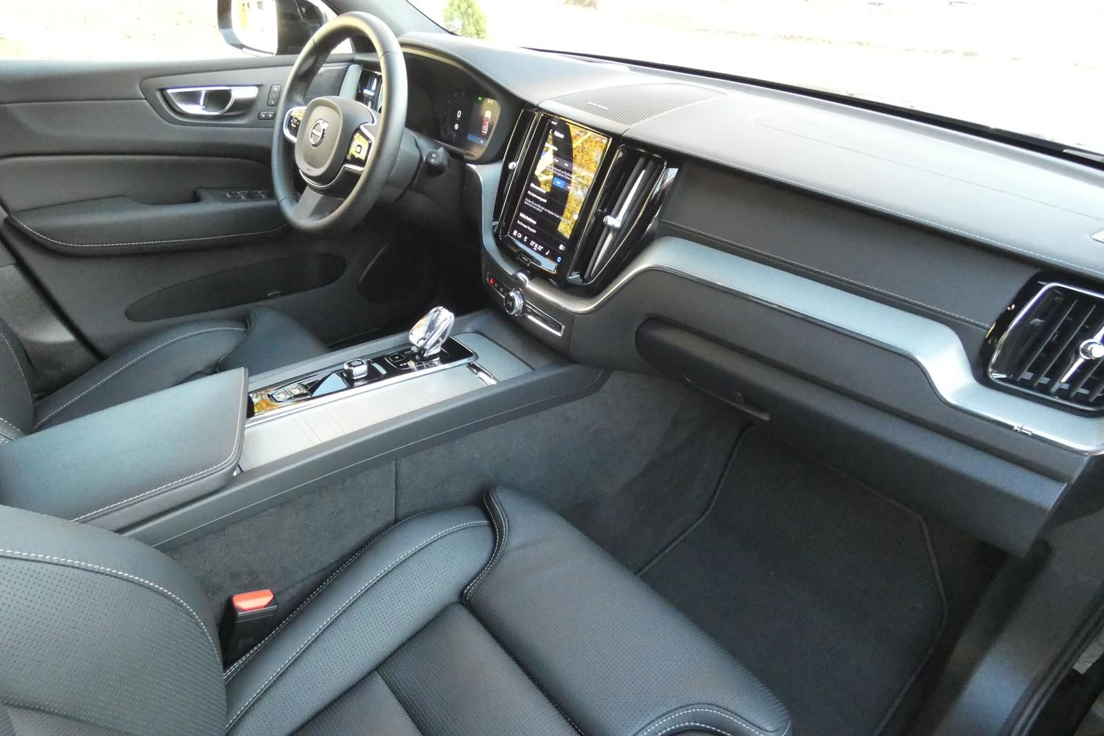 Volvo XC60 Ultra Black Edition Recharge Plug-In Hybrid