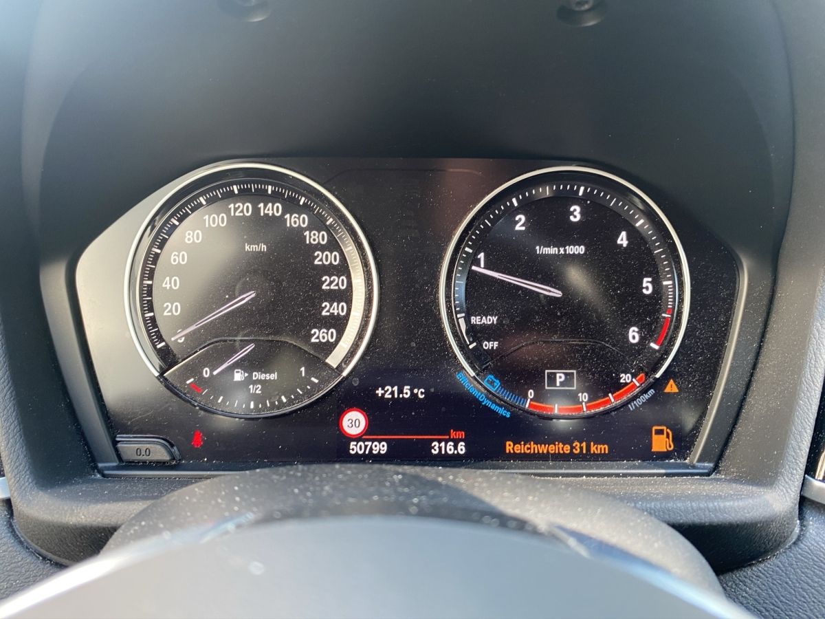 BMW X1 xDrive20d Sport Line - Samsaru's Car Outlet
