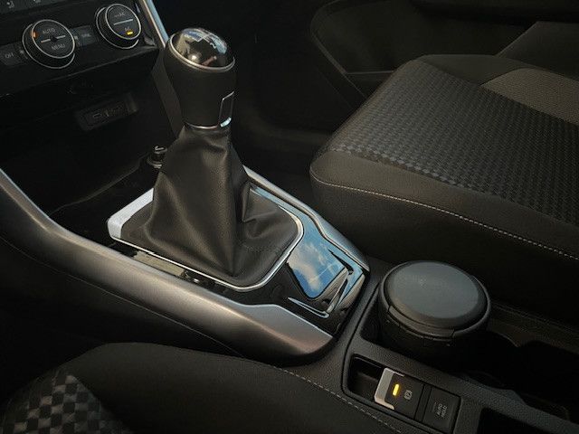 Volkswagen T-ROC Active - Samsaru's Car Outlet