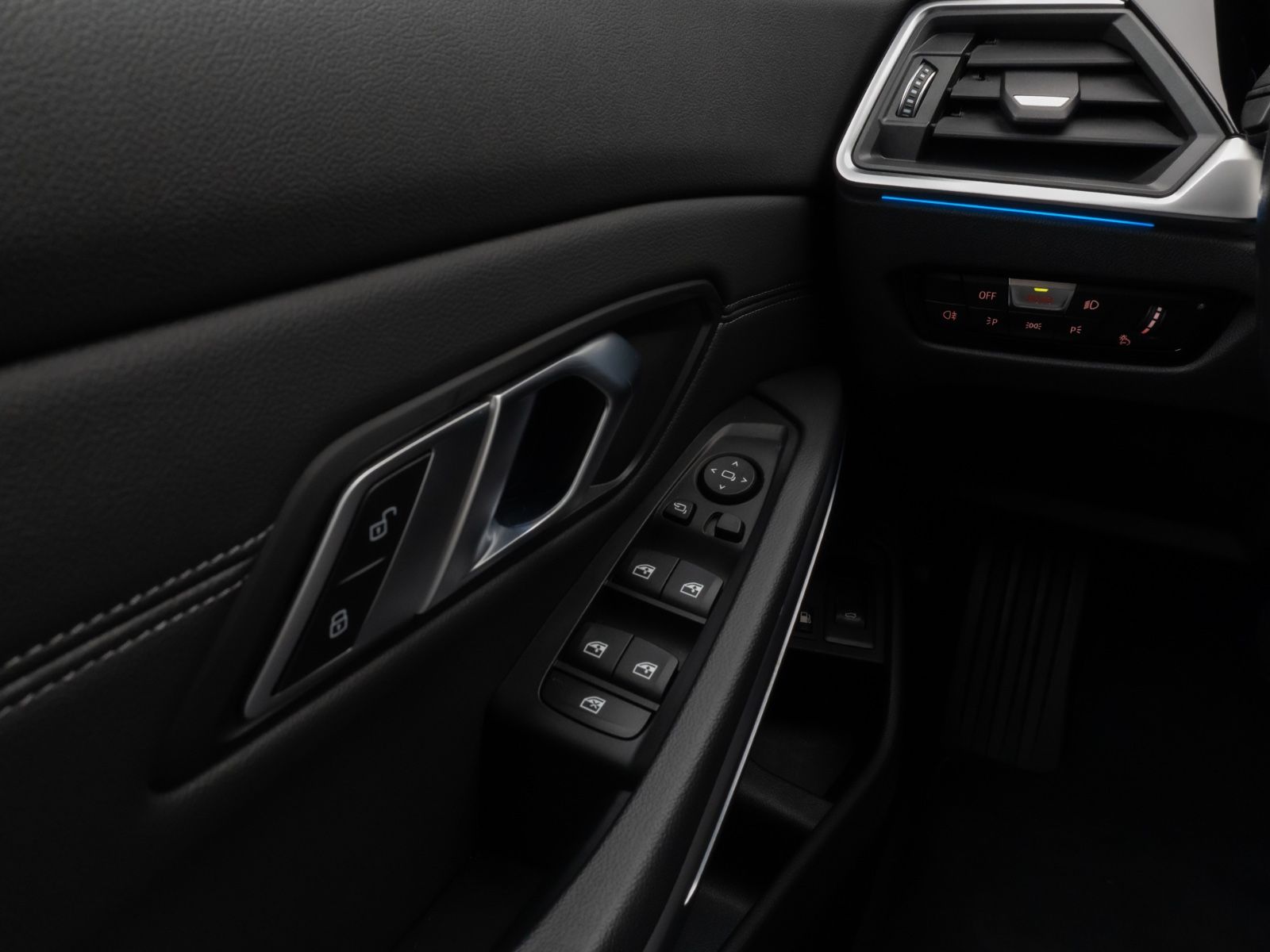 BMW 330e xD Sport Line 360°DAB Stop&Go LED Alarm AHK