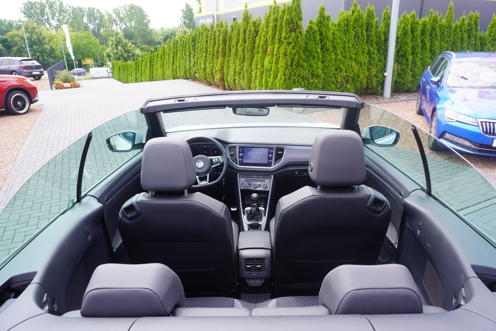 Volkswagen T-Roc 1.5 TSI R-Line - Samsaru's Car Outlet