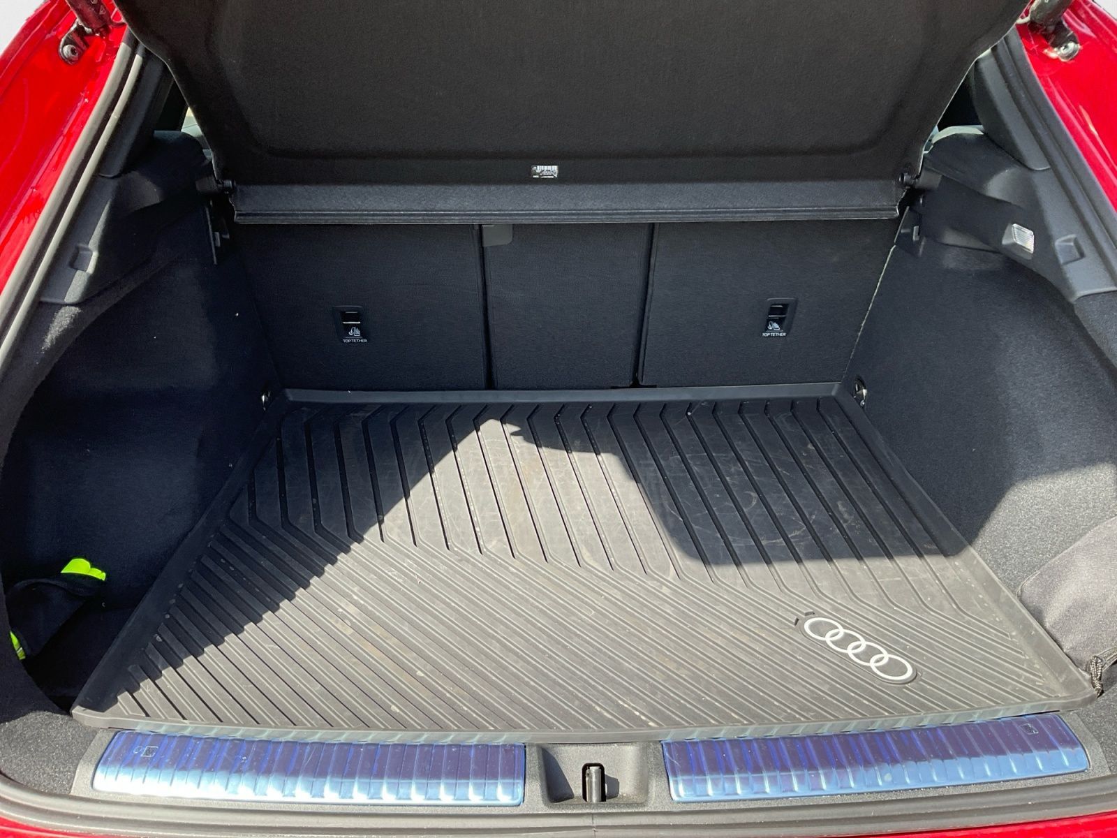 Audi Q3 SUV 2.0 TDI 2x S line AHK PANO HUD SONOS ACC