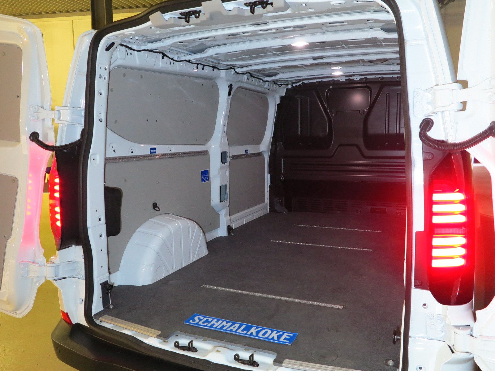Volkswagen T7 Transporter Kasten TDI2.0 SCR Lang 3Si FlüTür