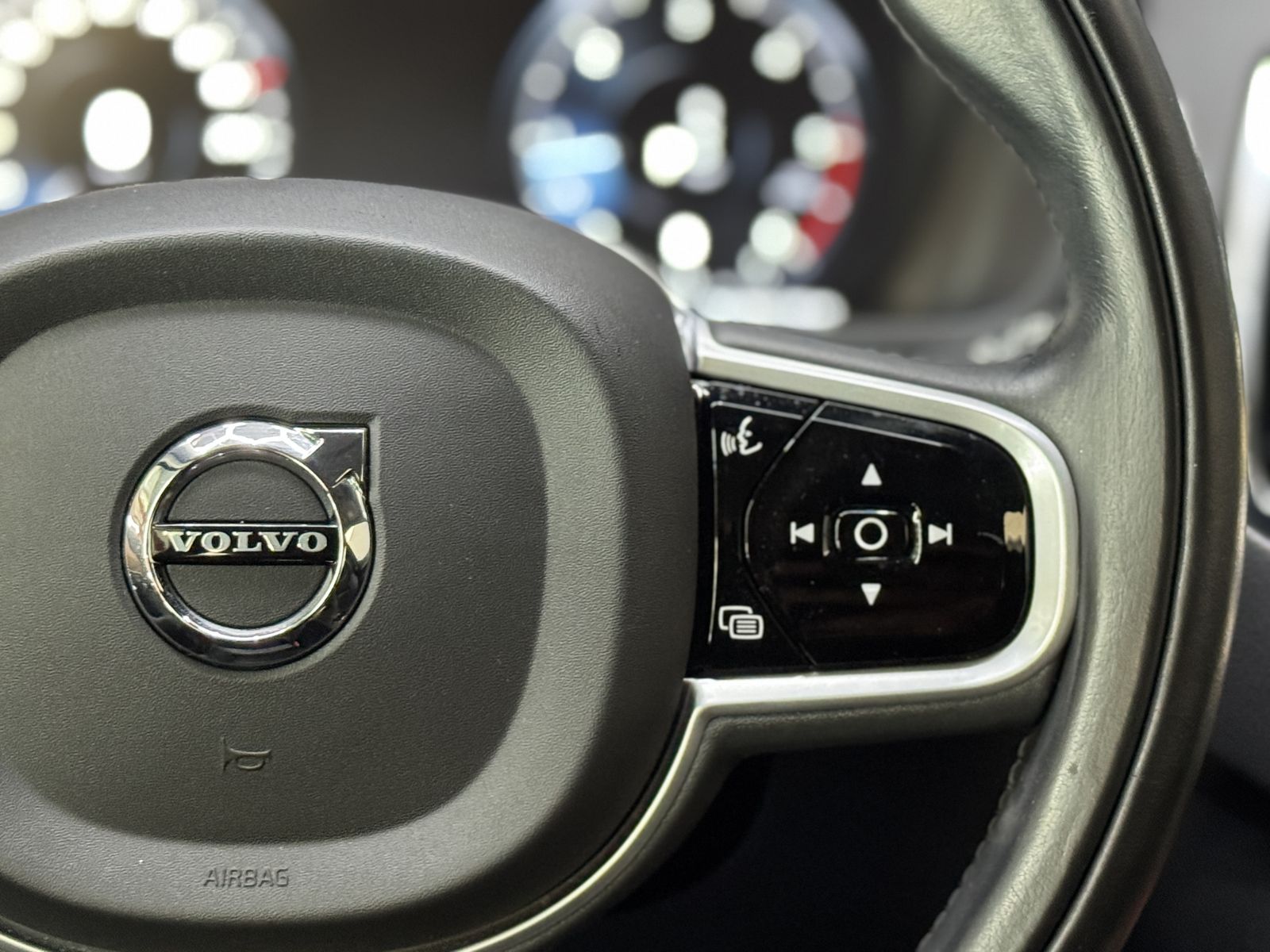 Volvo XC90 Inscription AWD - Samsaru's Car Outlet
